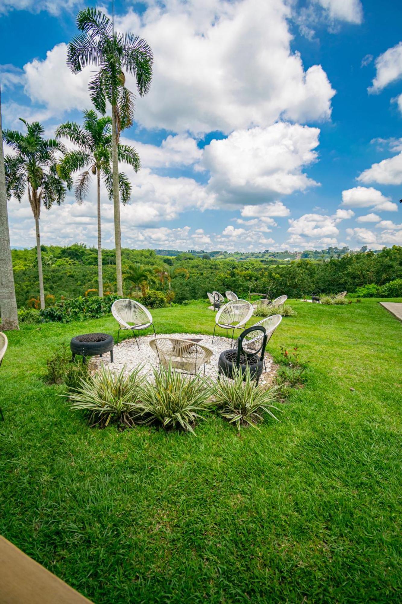 Hotel Campestre La Aldea Montenegro Exterior photo